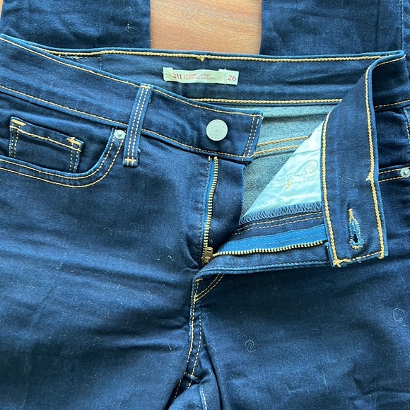 Levi’s Shaping Skinny Dark Wash Jeans - Picture 2 of 6